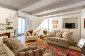 Charming Studio near Piazza Castello by Wonderful Italy